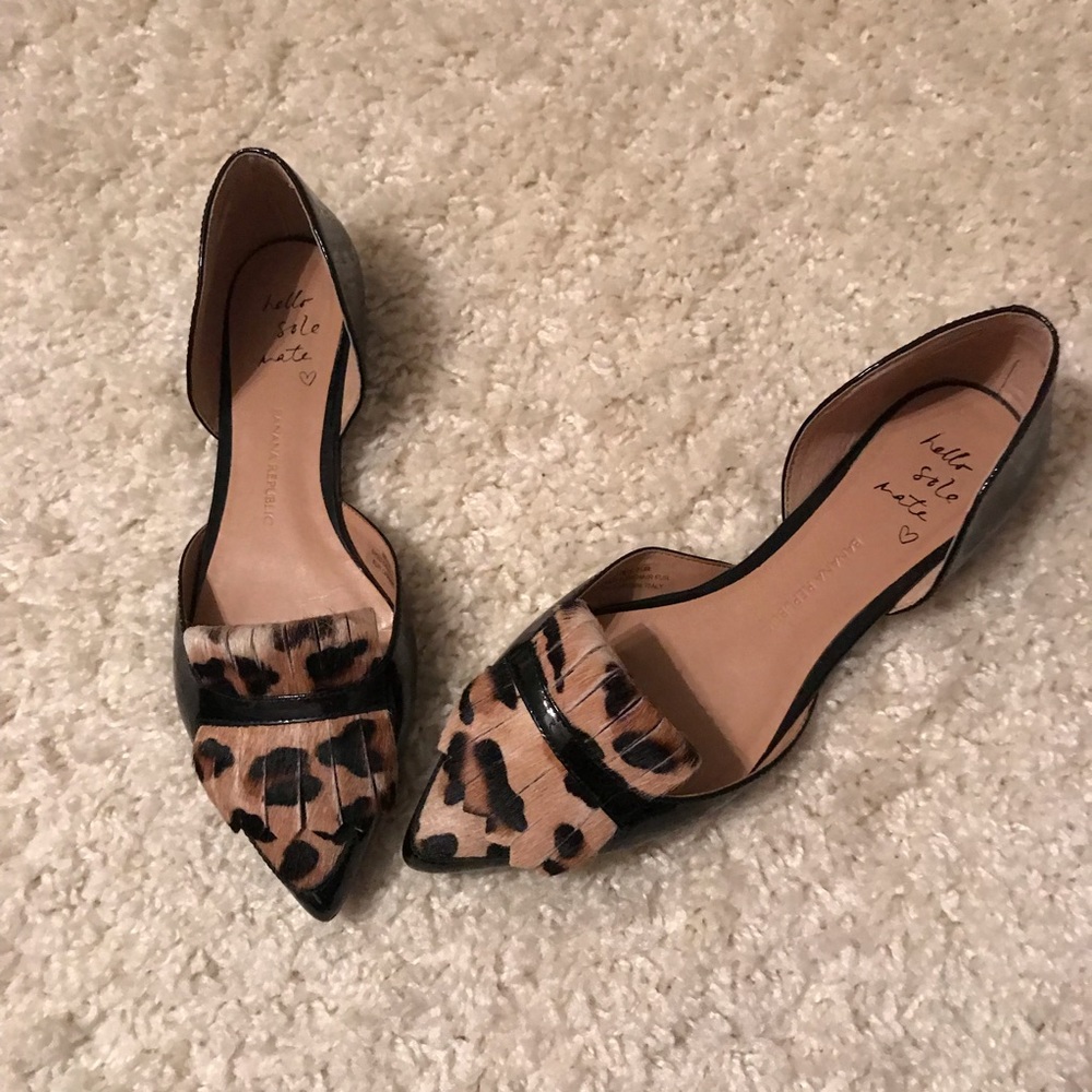 Banana republic leopard print flat